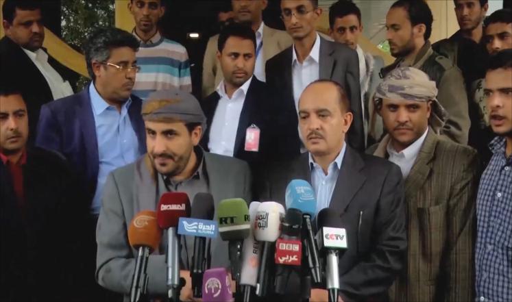 Le Conseil politique suprême des Houthis a déclaré : « Tous les intérêts américano-britanniques sont devenus des cibles légitimes pour nos forces », indiquant que cela intervient « en réponse à leur agression directe et déclarée contre le Yémen ».