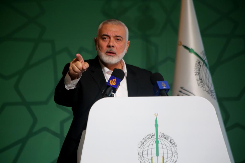 Le chef du bureau politique du Hamas, Ismail Haniyeh, a confirmé que l'occupation n'a pas réussi à atteindre ses objectifs déclarés dans sa guerre sanglante contre la bande de Gaza, malgré les massacres et les destructions, soulignant que la seule option pour les prisonniers de l'occupation de sortir vivants est de libérer nos prisonniers.