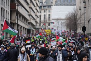 Plus de 500 000 de personnes ont manifesté, samedi, dans la capitale britannique, Londres, à l'occasion de la Journée internationale de soutien à Gaza. Exiger un cessez-le-feu immédiat et la fin de l’agression génocidaire sioniste contre la bande de Gaza.