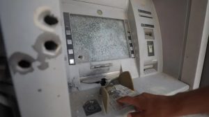 destruction de système bancaire à gaza